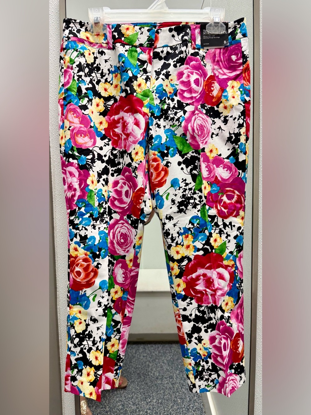 NWT New York & Company Straight Leg Floral Sateen Capri Pants Size 8